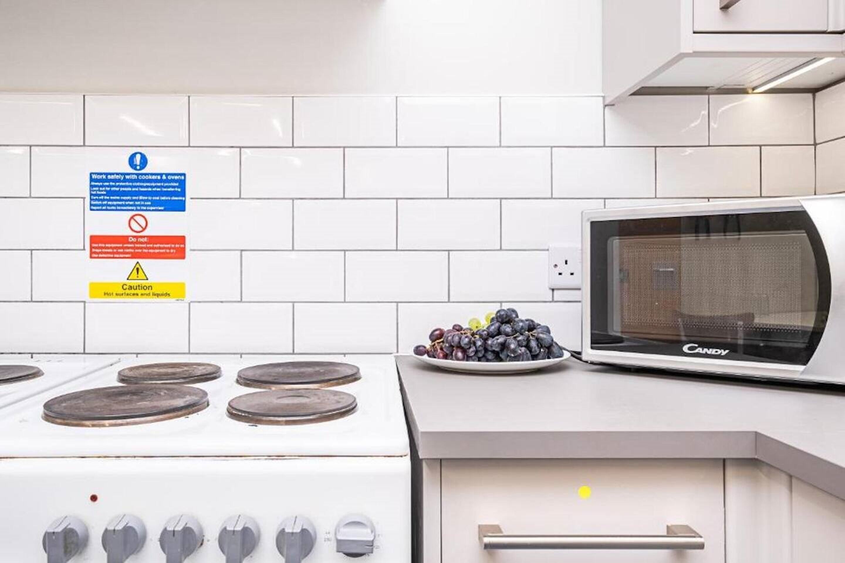 Modern Rooms And Studio in Westminster