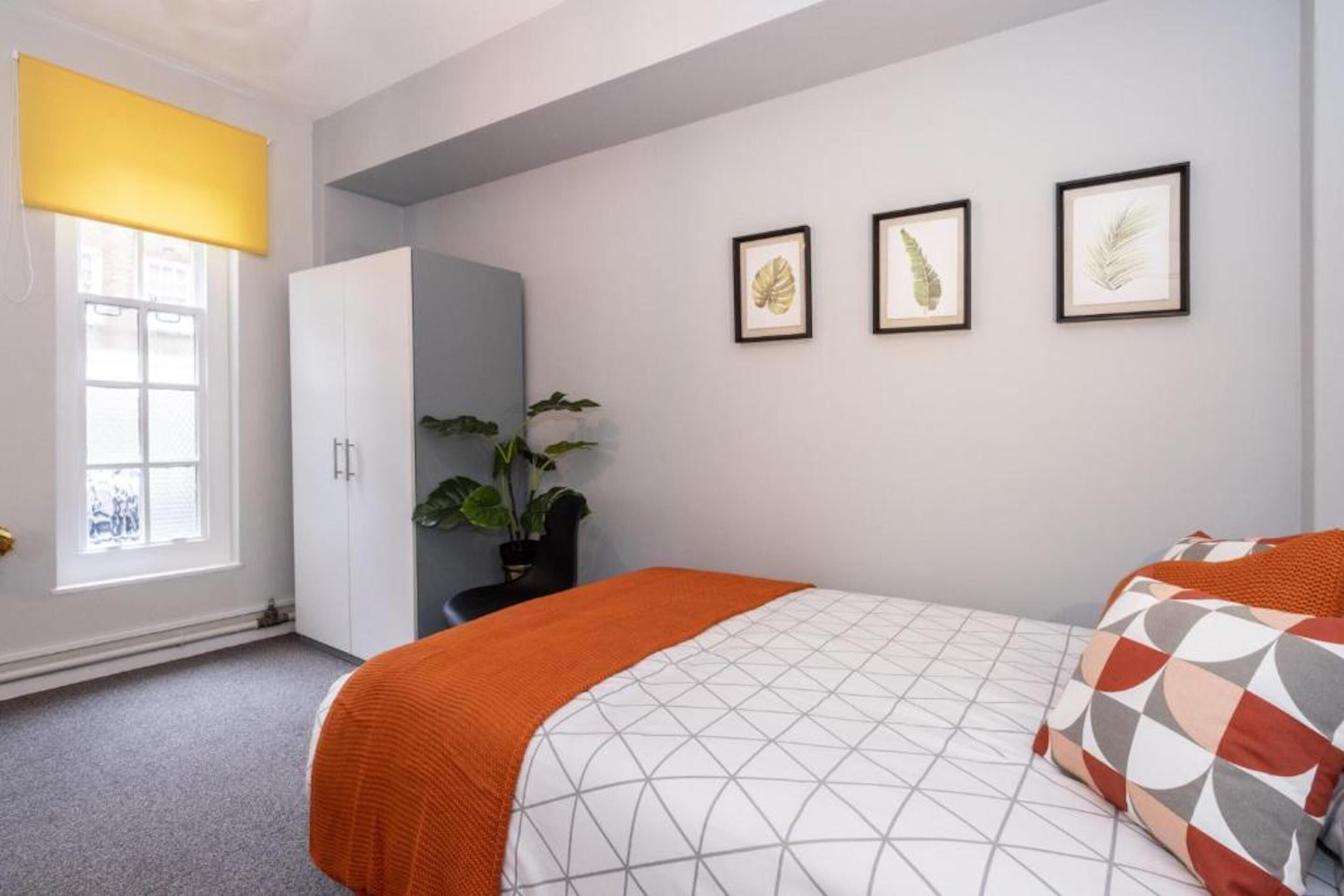 Modern Rooms And Studio in Westminster