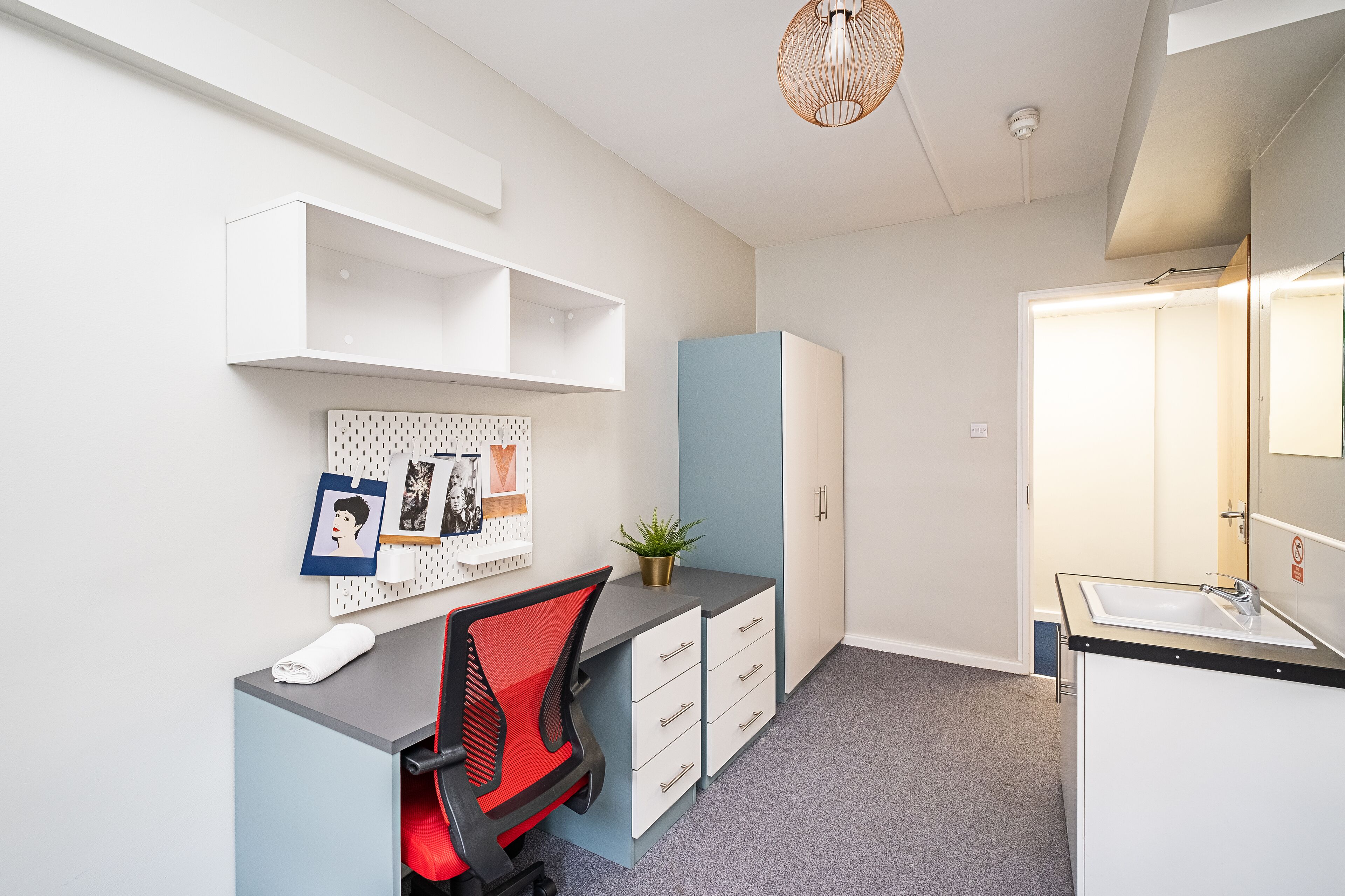 Modern Rooms And Studio in Westminster