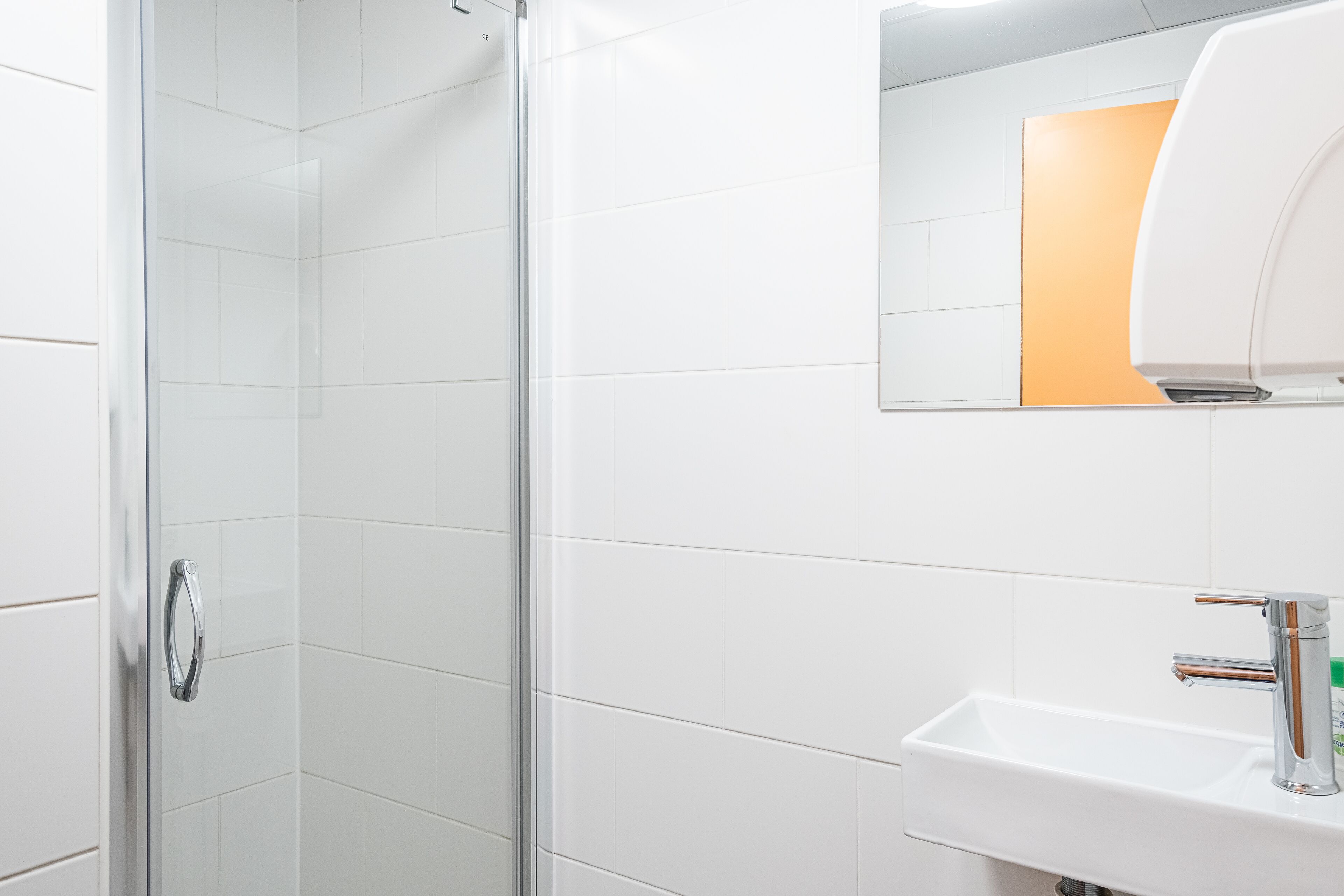Modern Rooms And Studio in Westminster