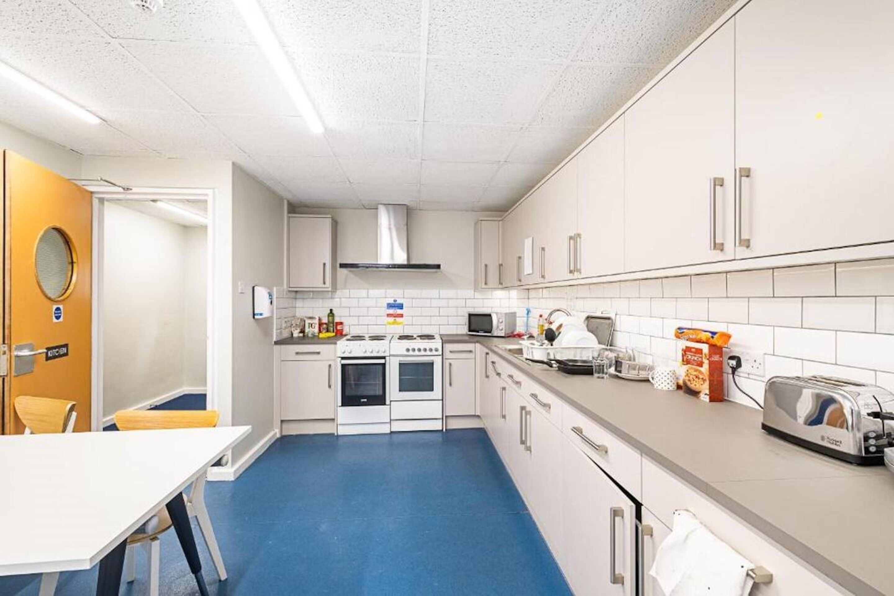Modern Rooms And Studio in Westminster