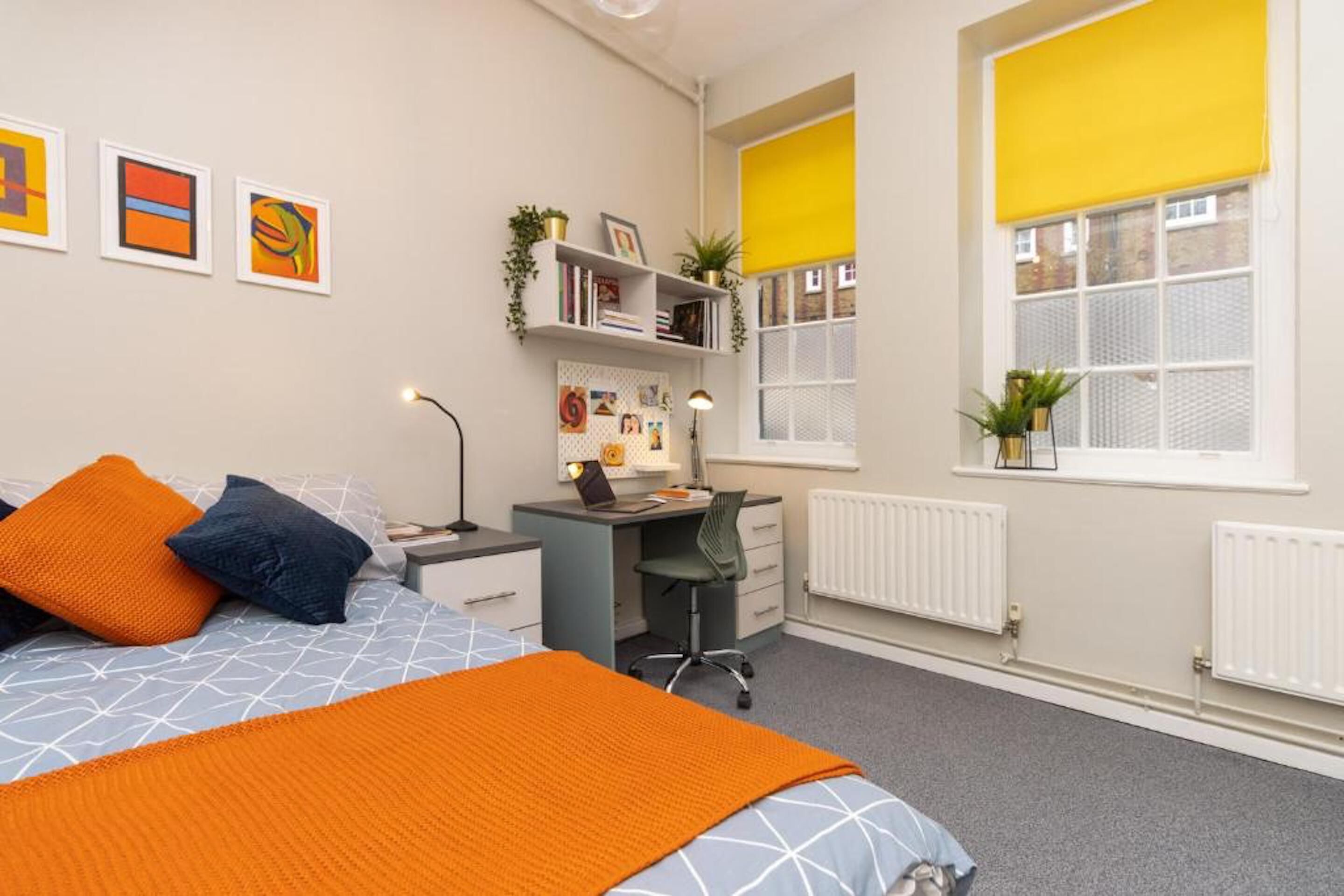 Modern Rooms And Studio in Westminster