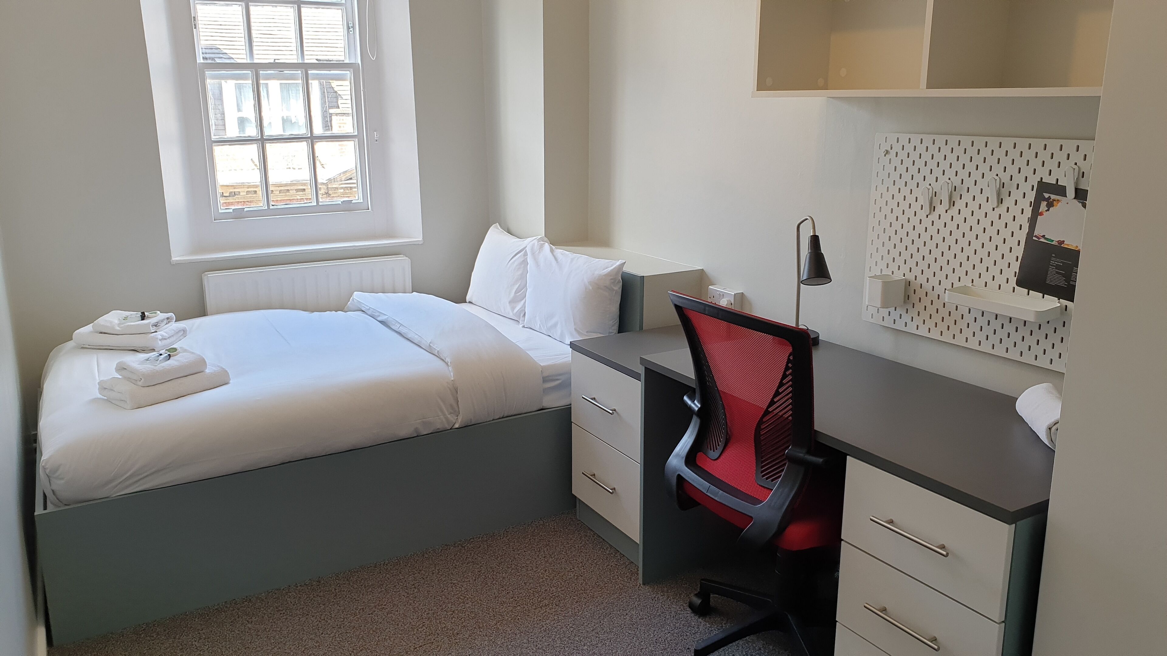 Modern Rooms And Studio in Westminster