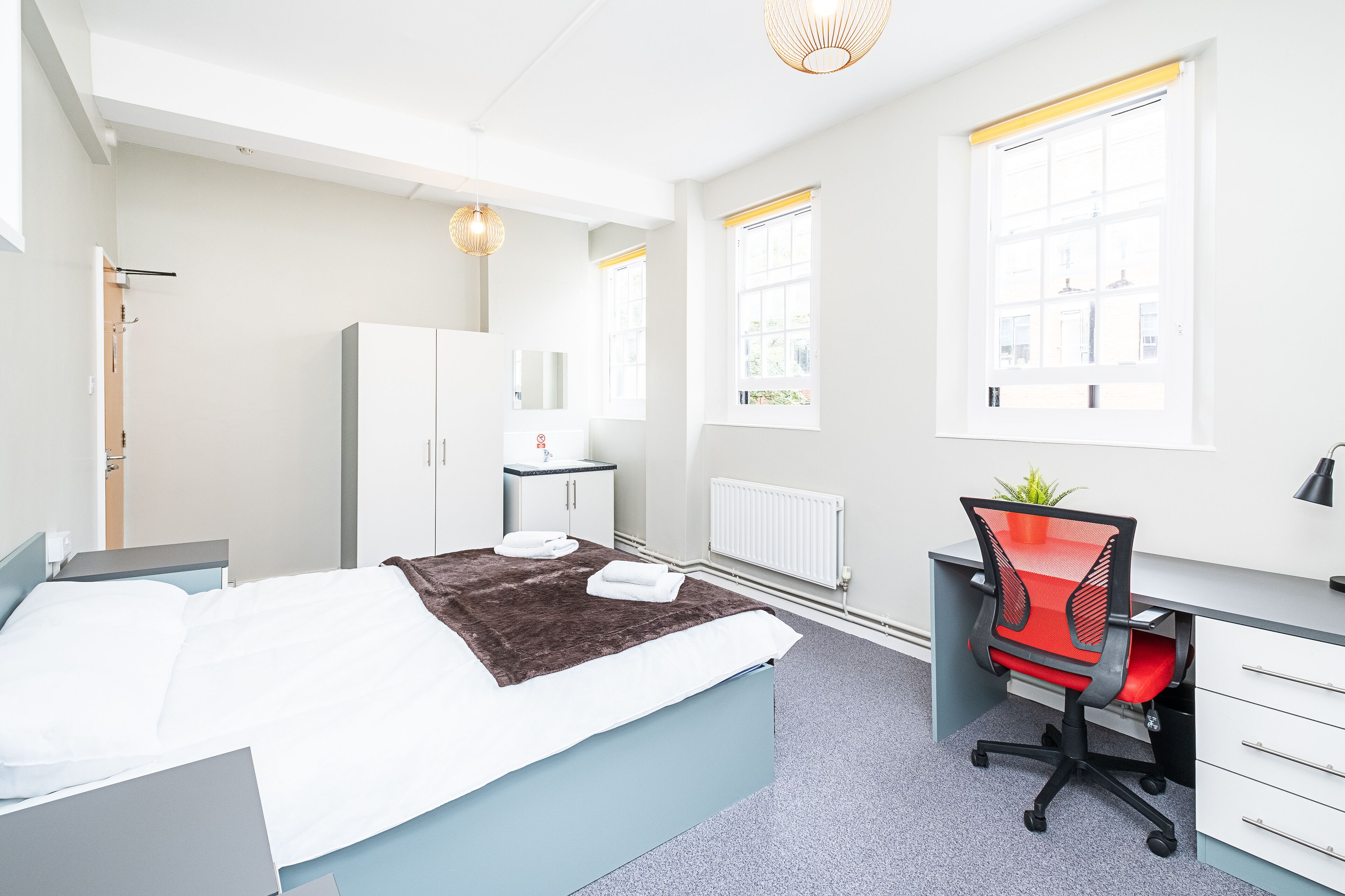 Modern Rooms And Studio in Westminster