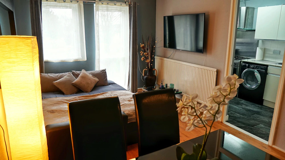 North London Apartment Edmonton