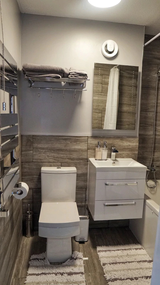 North London Apartment Edmonton