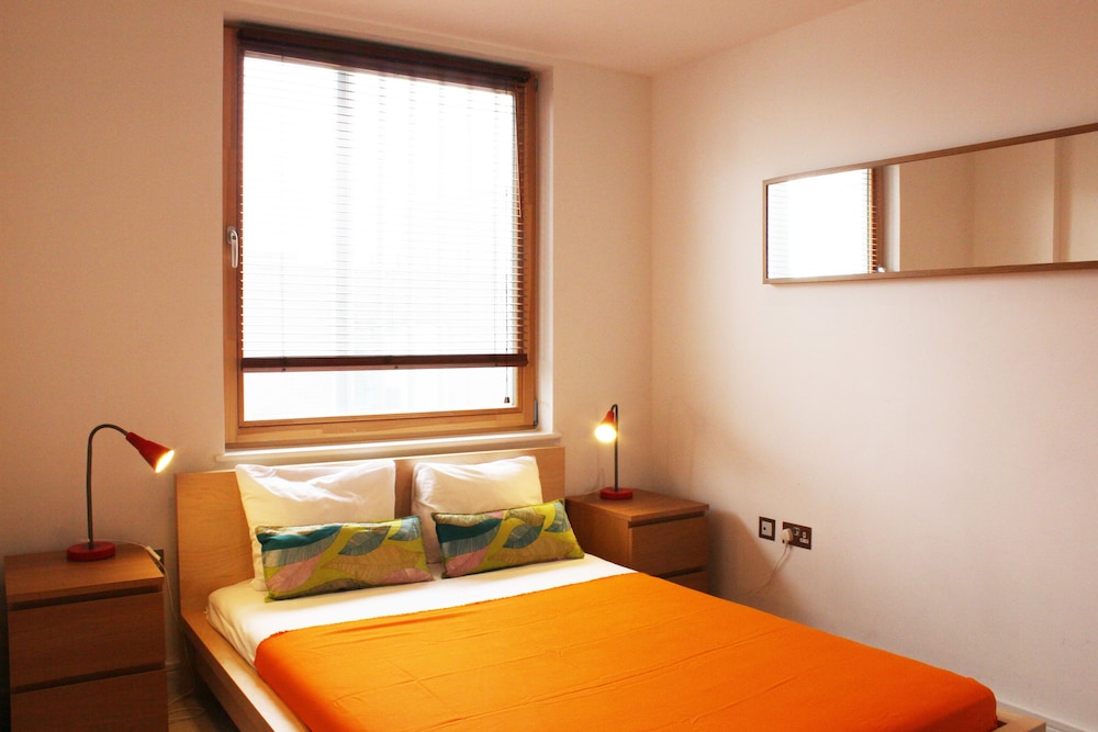 Oxford Apartments