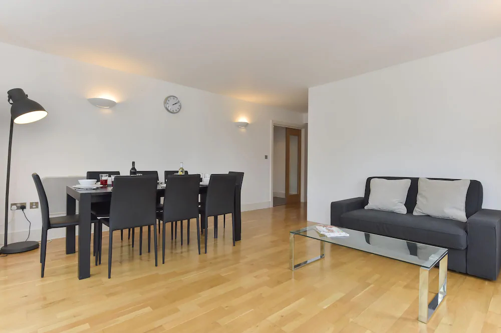 Oxford Apartments