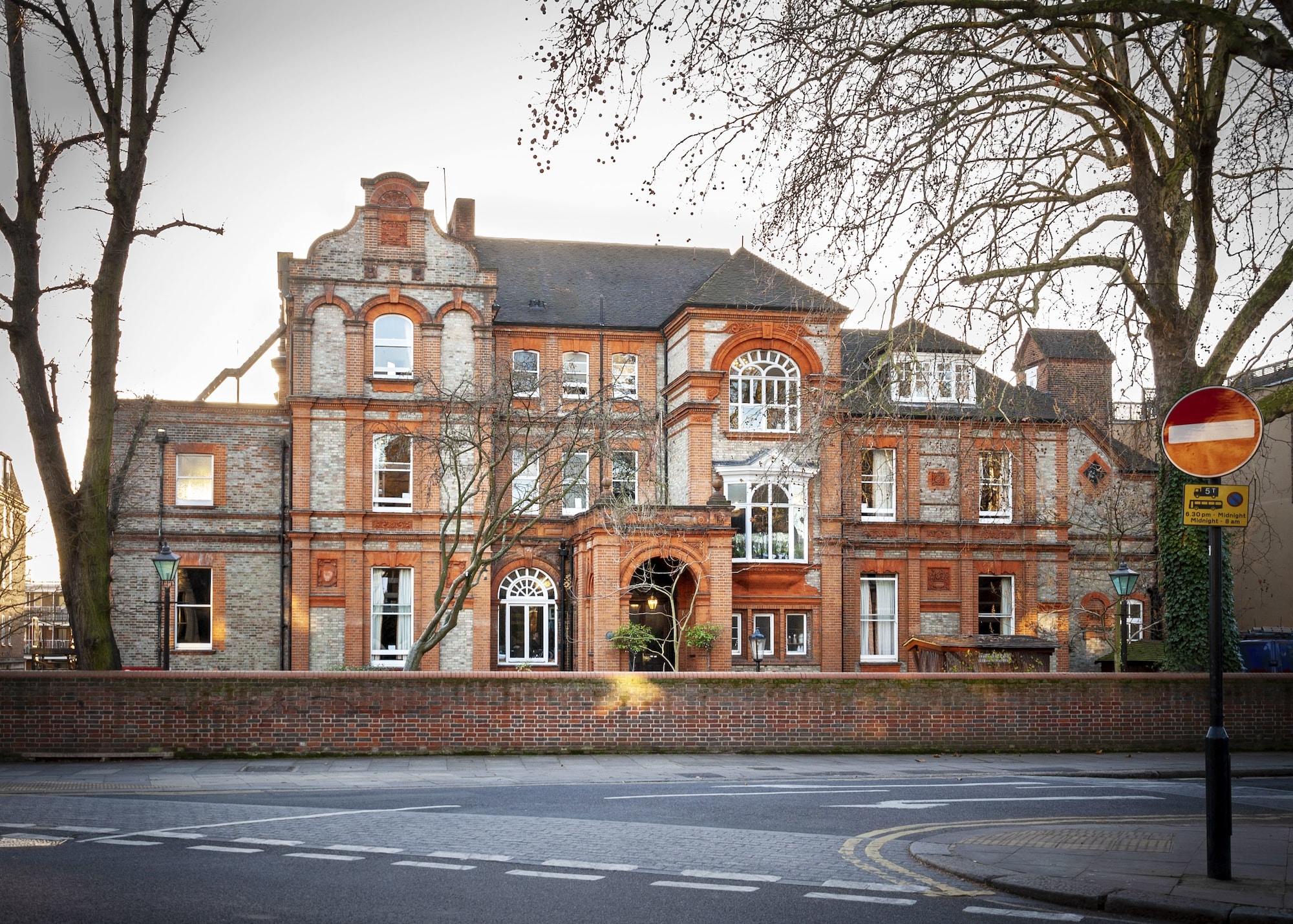 Palmers Lodge Swiss Cottage