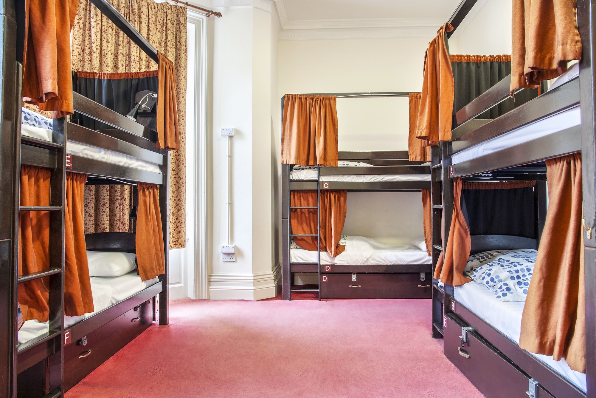 Palmers Lodge Swiss Cottage