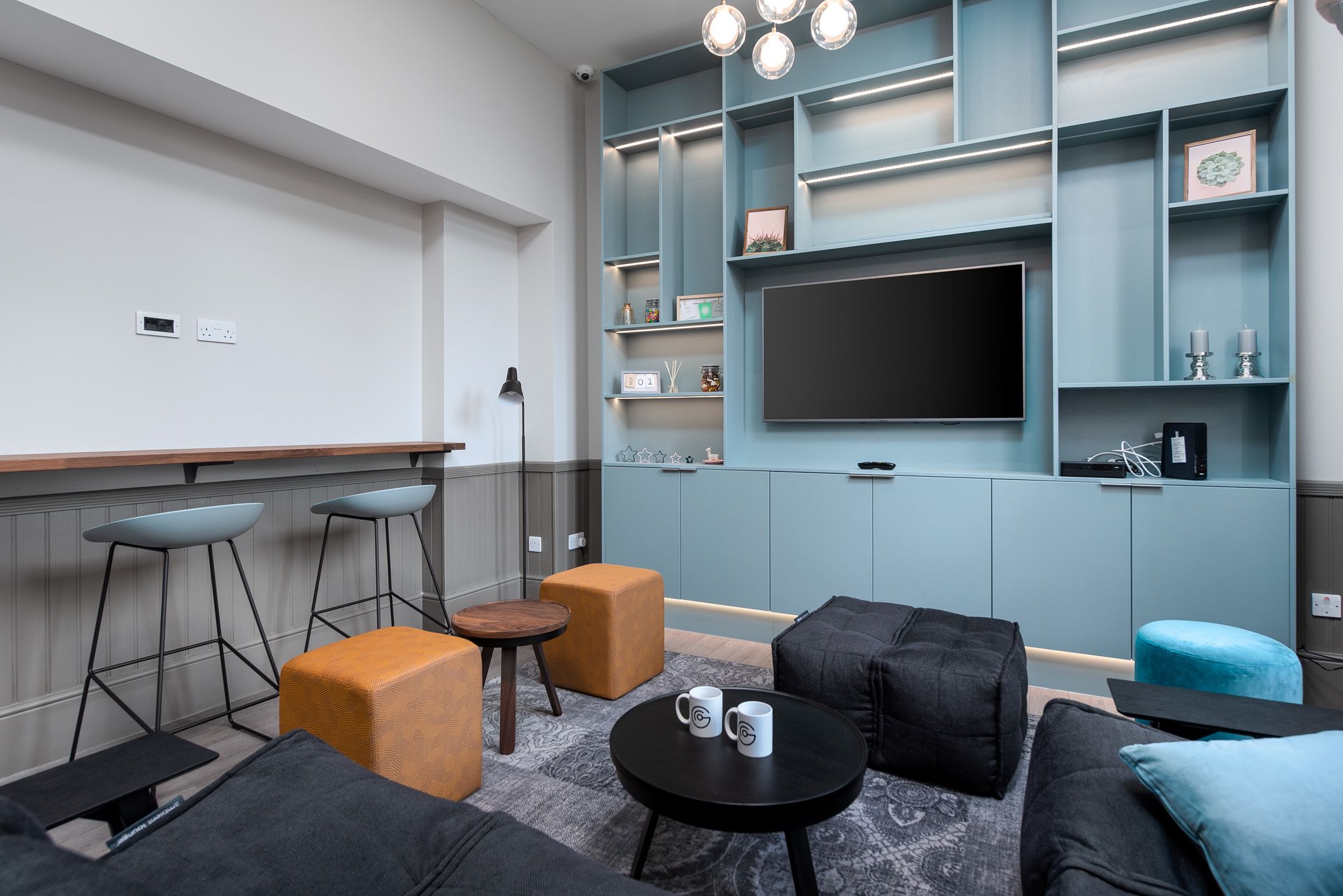 Queen's Drive Aparthotel
