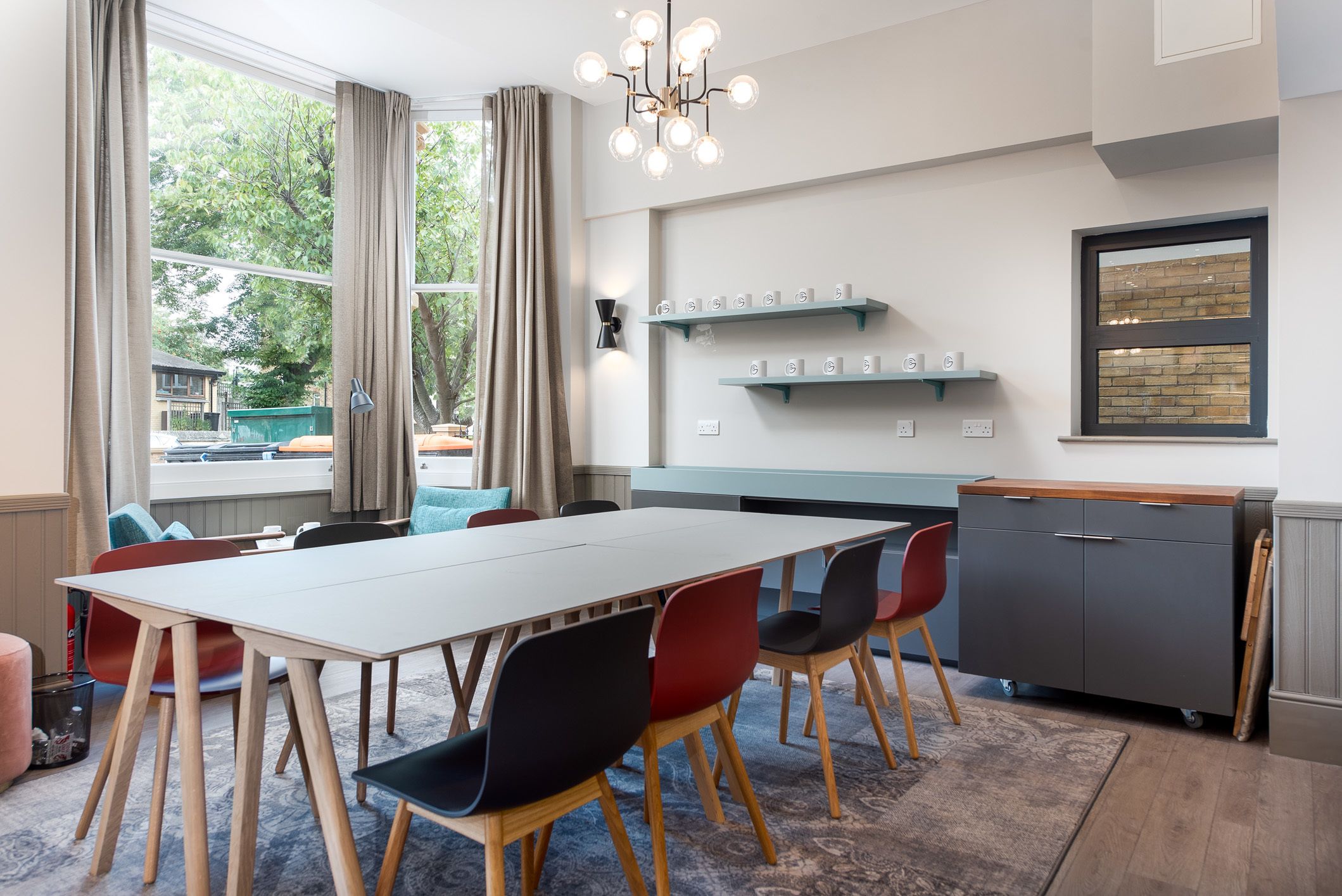 Queen's Drive Aparthotel