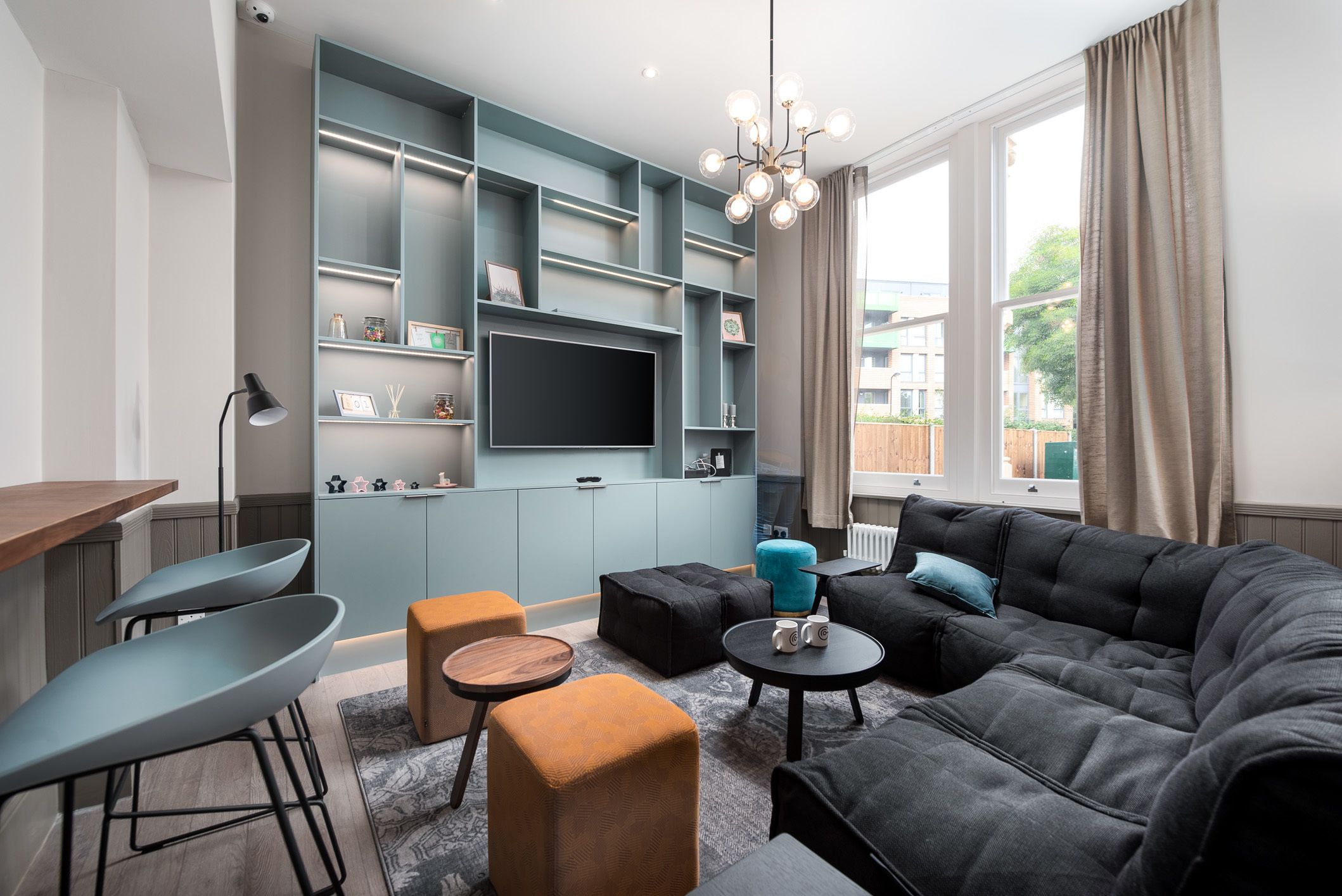 Queen's Drive Aparthotel