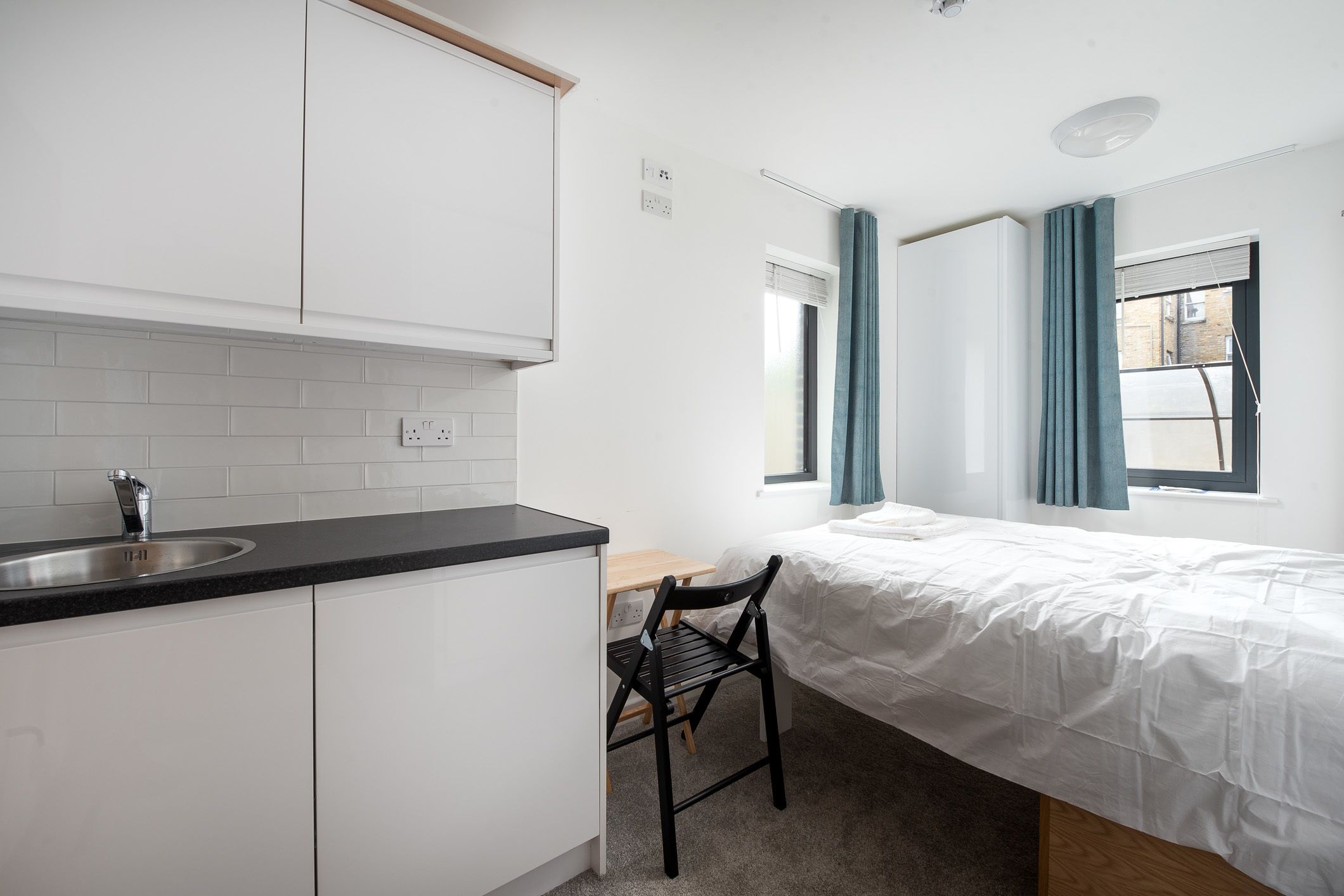 Queen's Drive Aparthotel