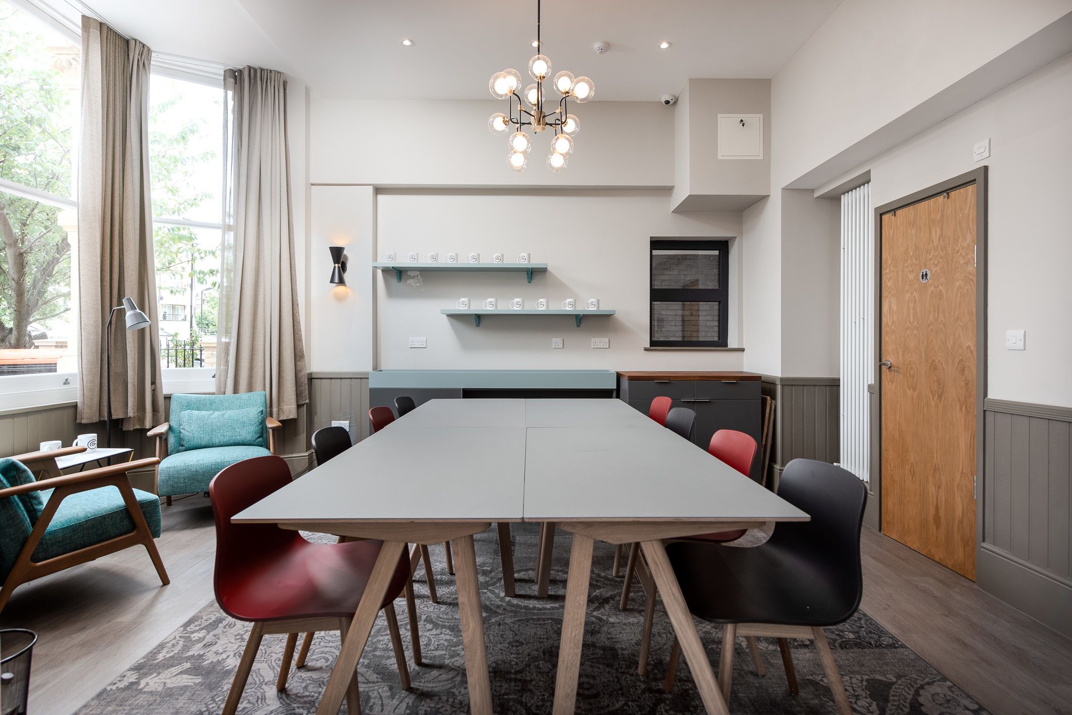 Queen's Drive Aparthotel