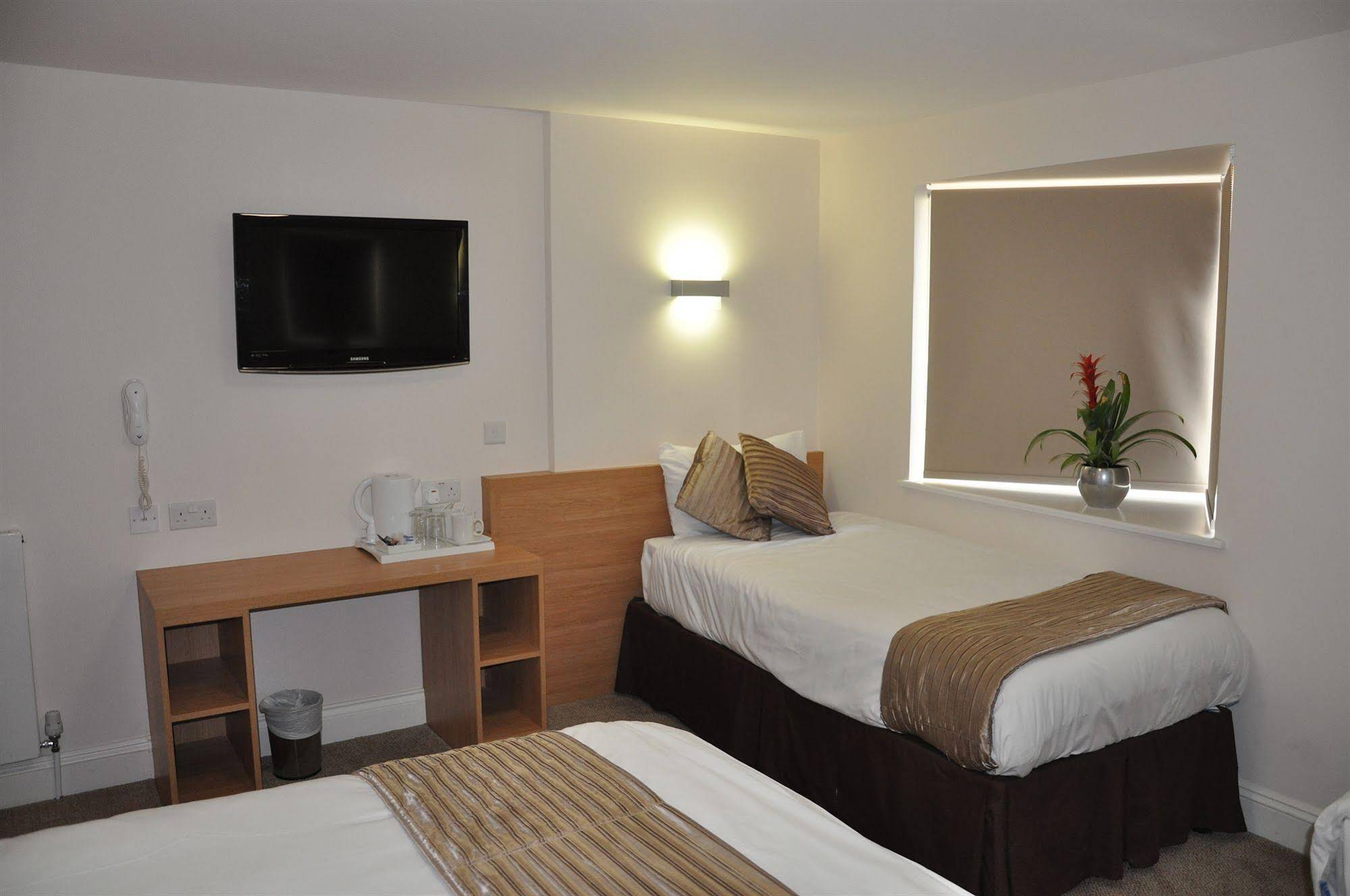 Queens Hotel