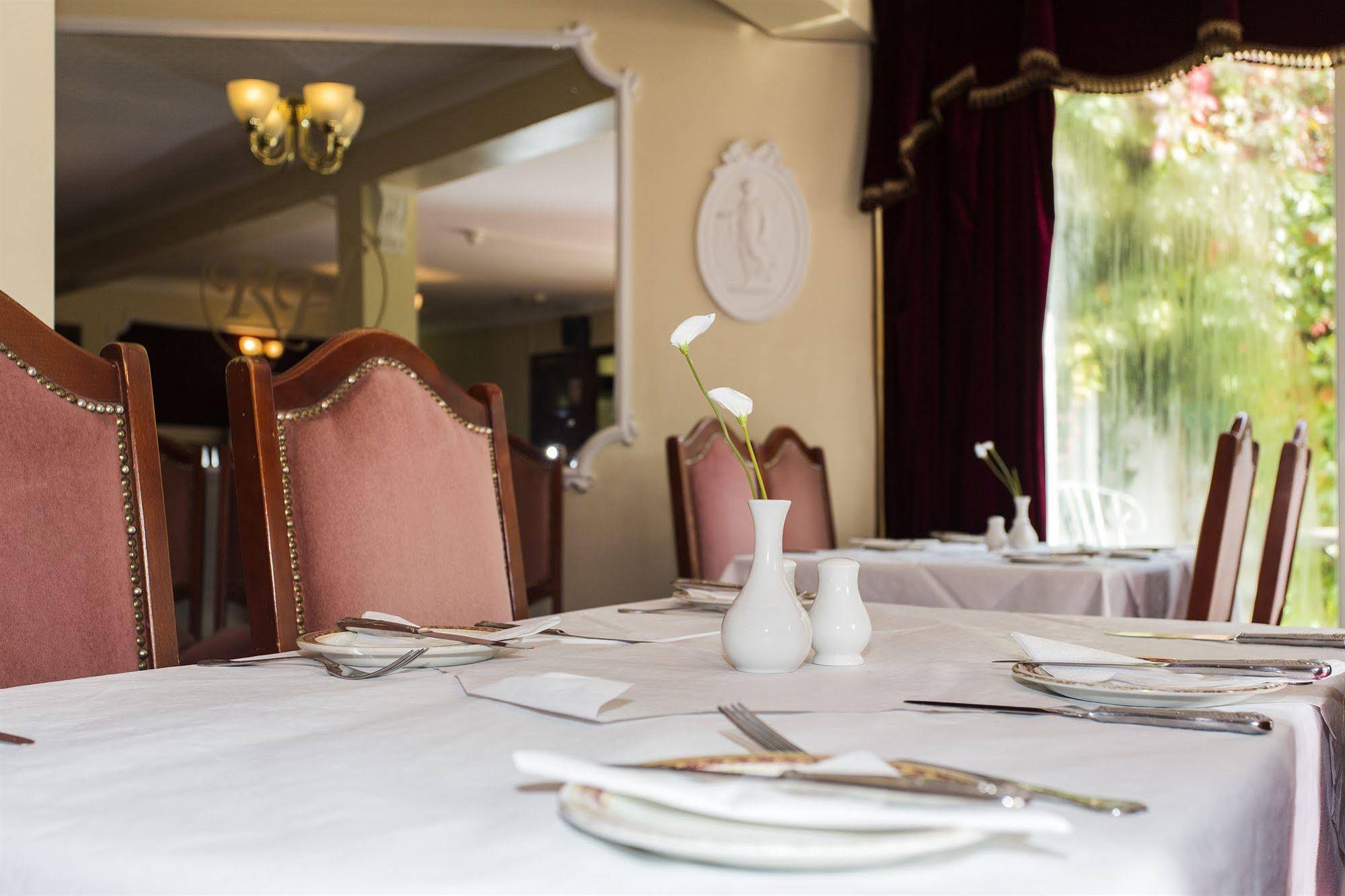 Ridgeway Hotel