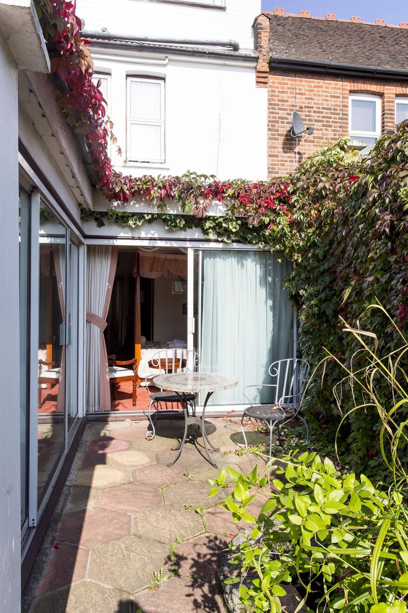Ridgeway Hotel