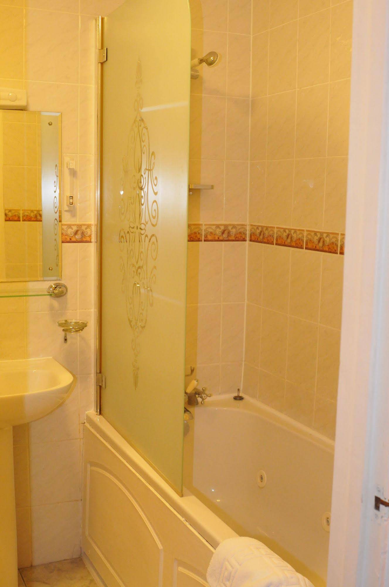 Ridgeway Hotel