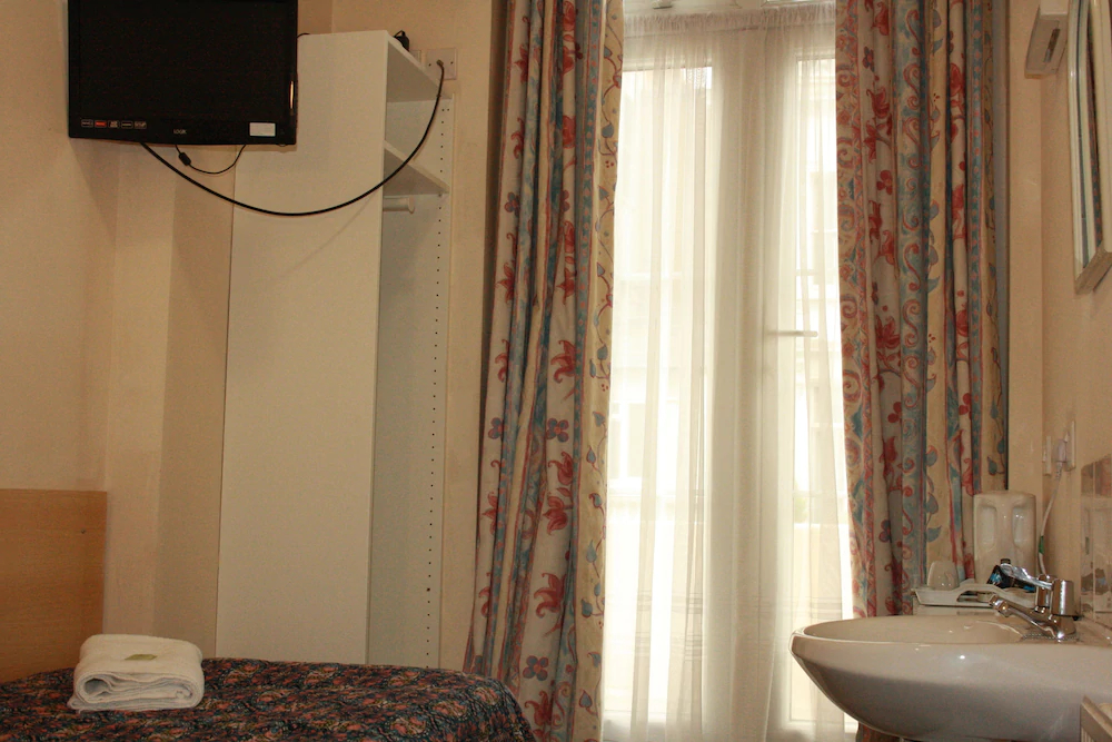 Romanos Hotel