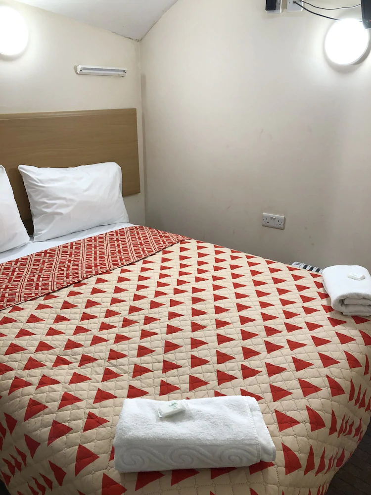 Romanos Hotel
