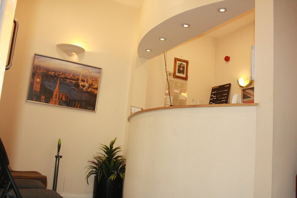 Romanos Hotel