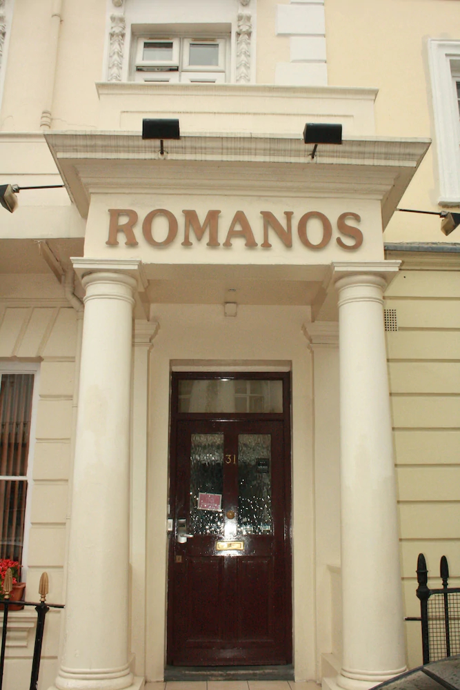 Romanos Hotel