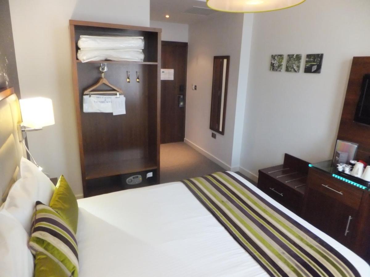 The Hux Hotel