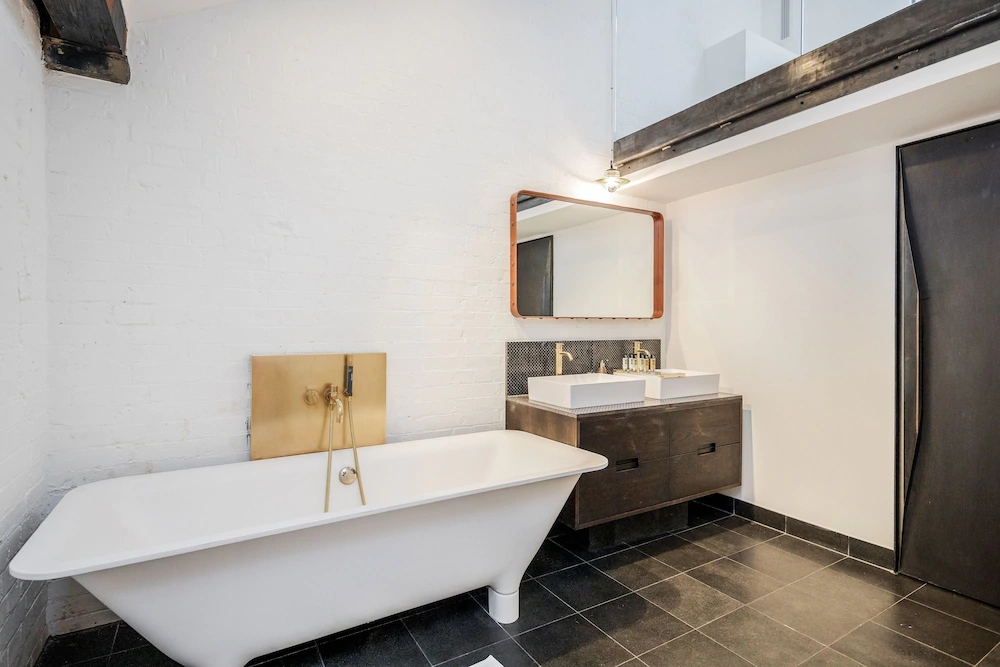 Skyline Water Front Penthouse Apartment