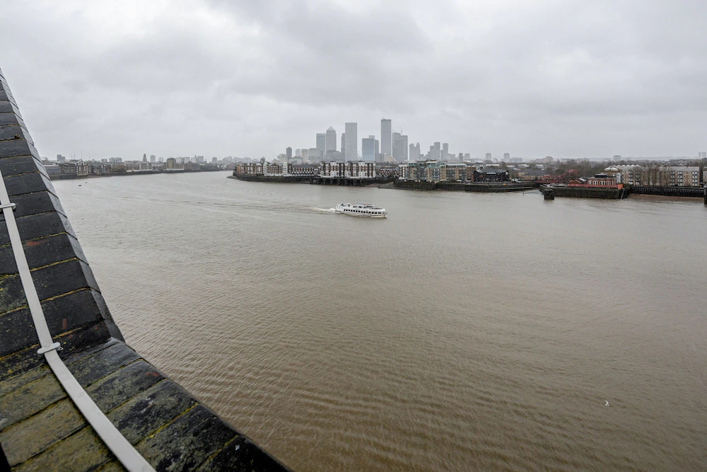 Skyline Water Front Penthouse Apartment