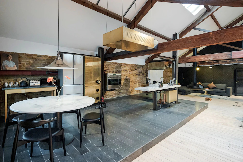 Skyline Water Front Penthouse Apartment