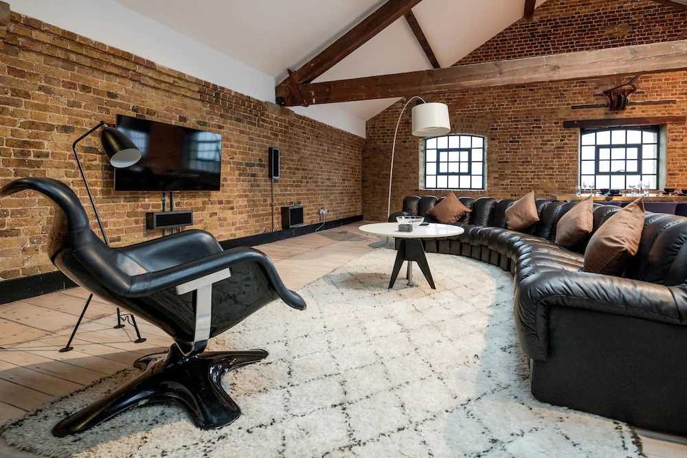 Skyline Water Front Penthouse Apartment