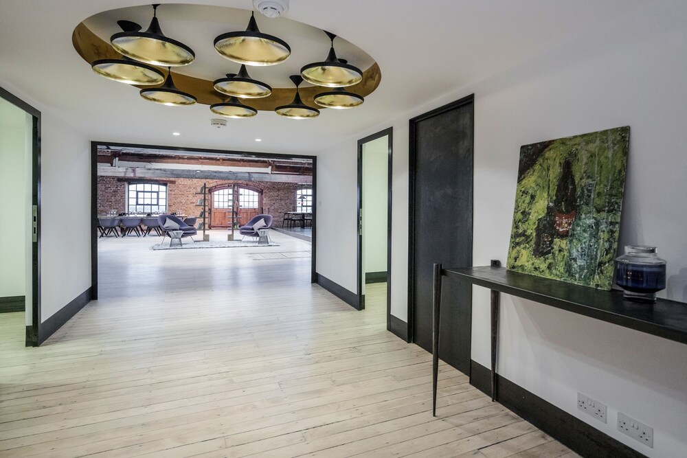 Skyline Water Front Penthouse Apartment