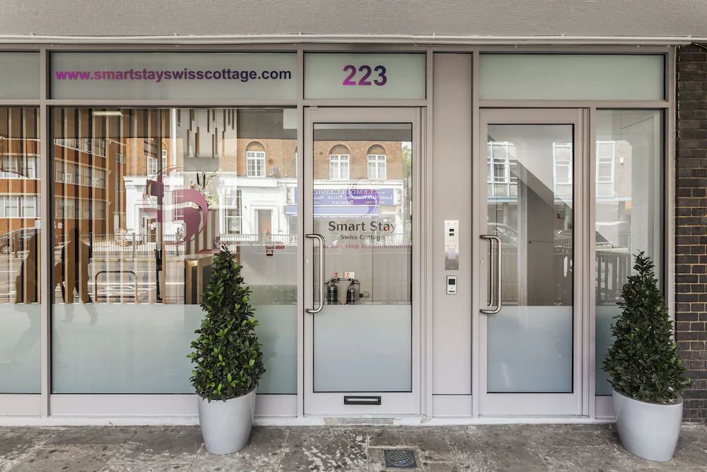 Smart Stay Swiss Cottage