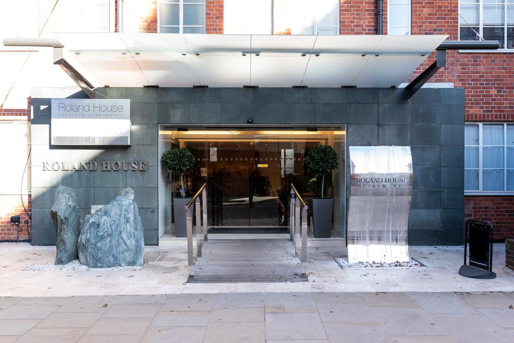 Roland House Apartments