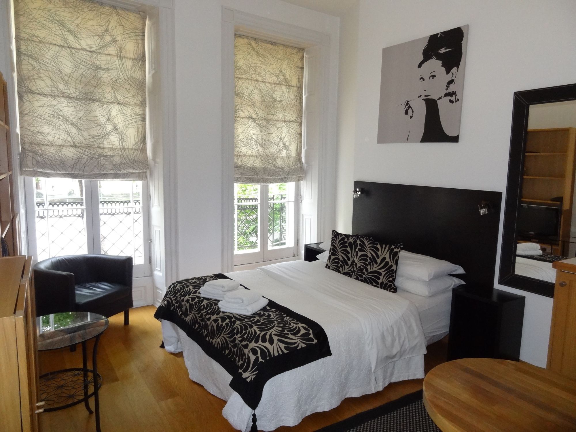 Studios 2 Let Serviced Apartments