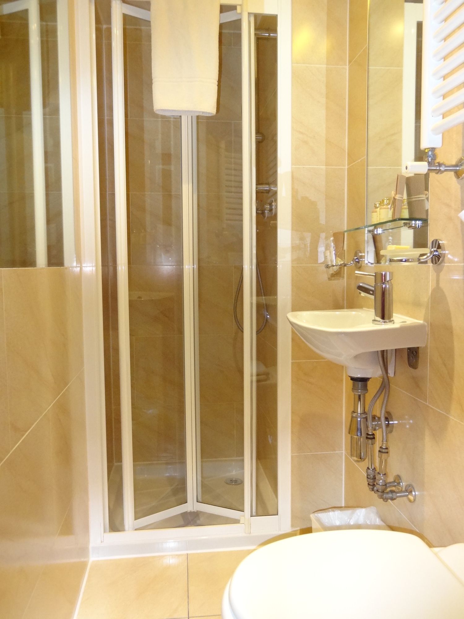 Studios 2 Let Serviced Apartments