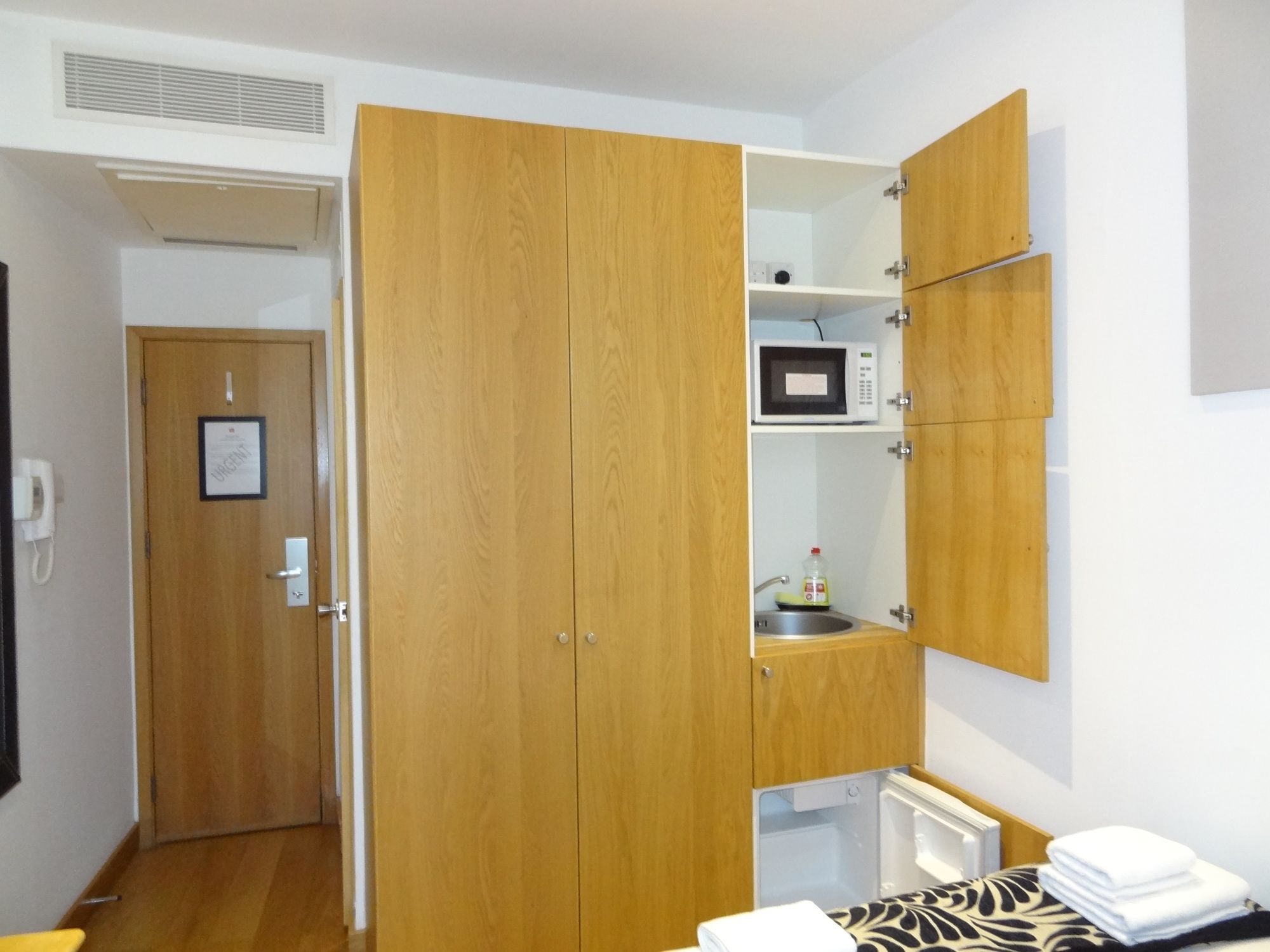 Studios 2 Let Serviced Apartments
