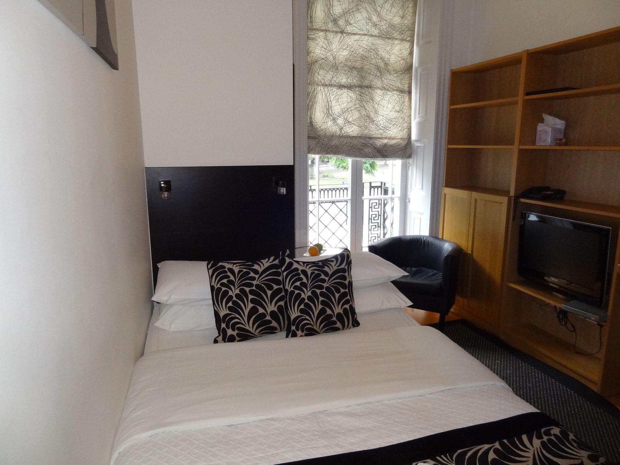 Studios 2 Let Serviced Apartments