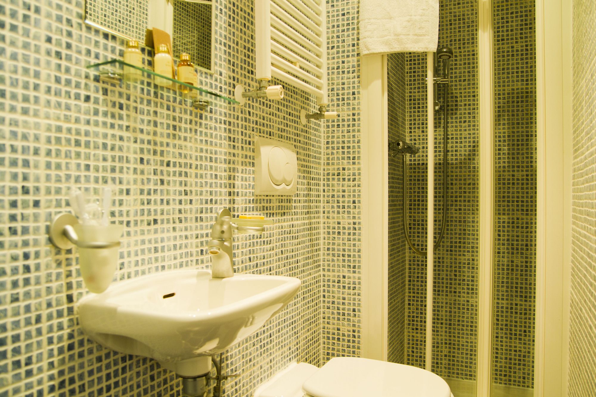 Studios 2 Let Serviced Apartments
