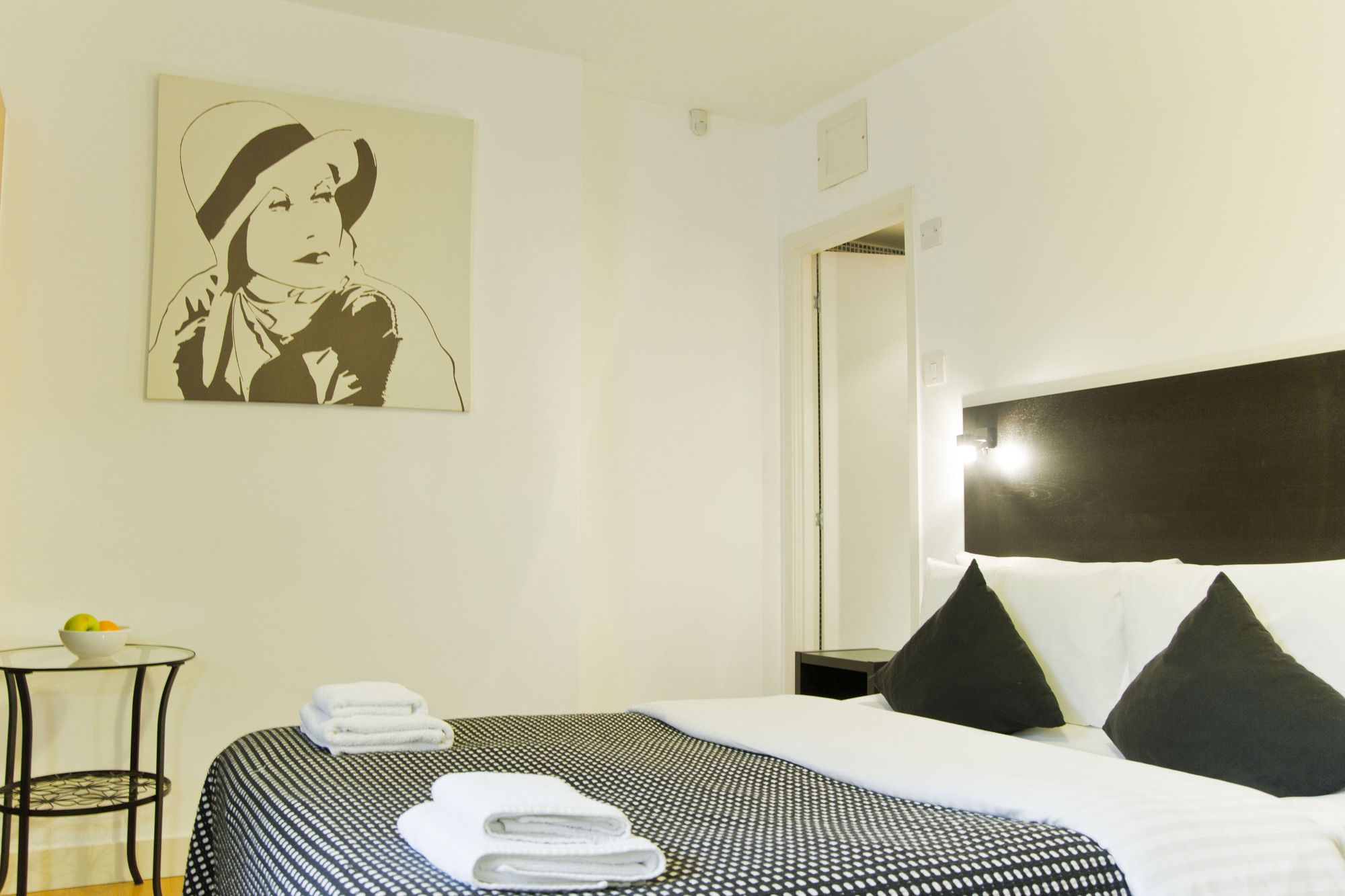 Studios 2 Let Serviced Apartments