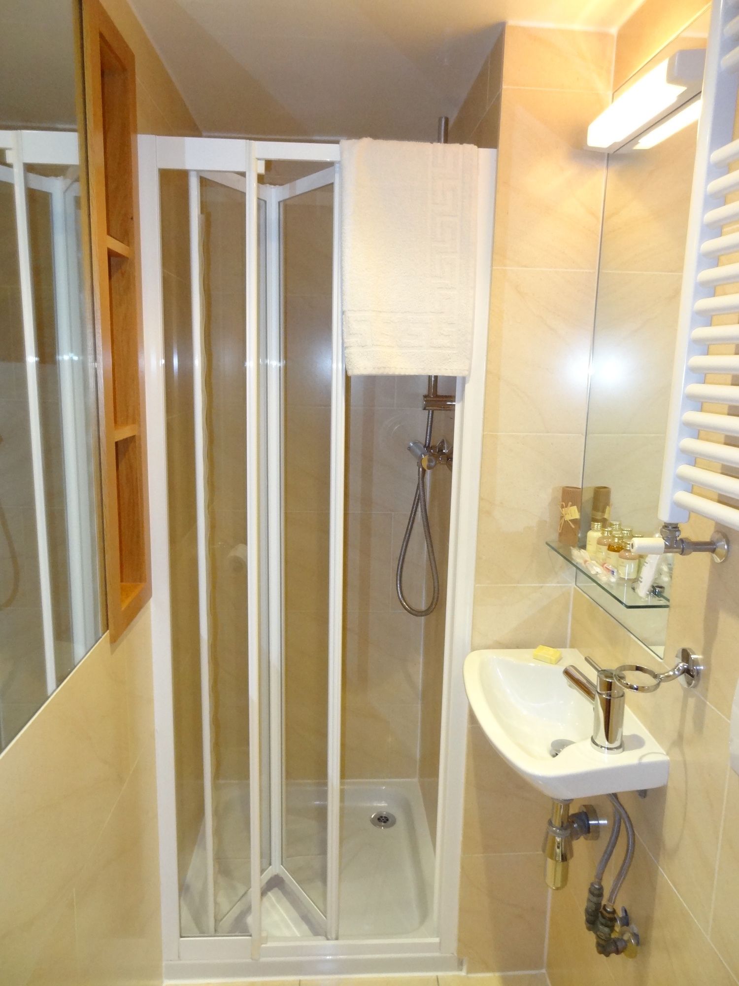 Studios 2 Let Serviced Apartments