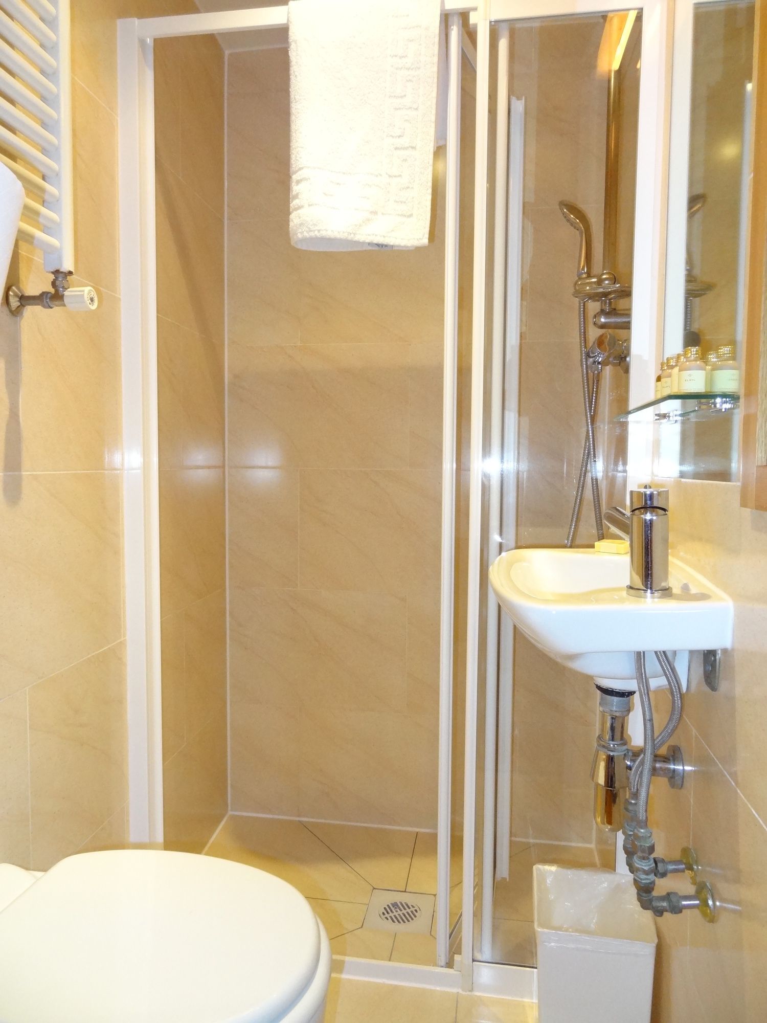 Studios 2 Let Serviced Apartments
