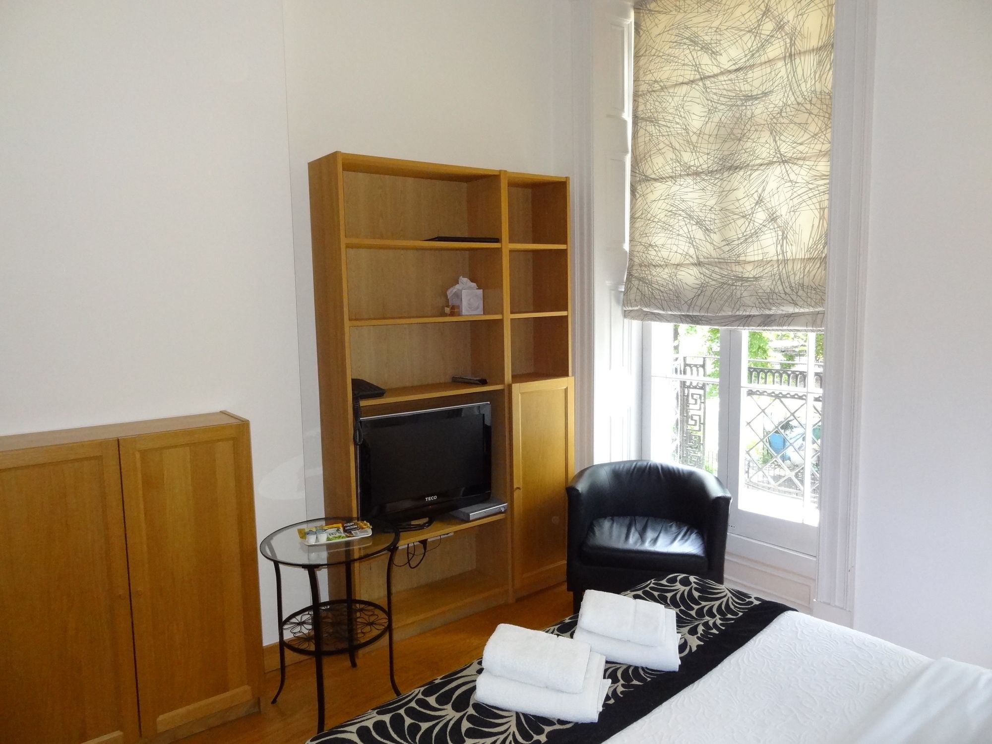 Studios 2 Let Serviced Apartments