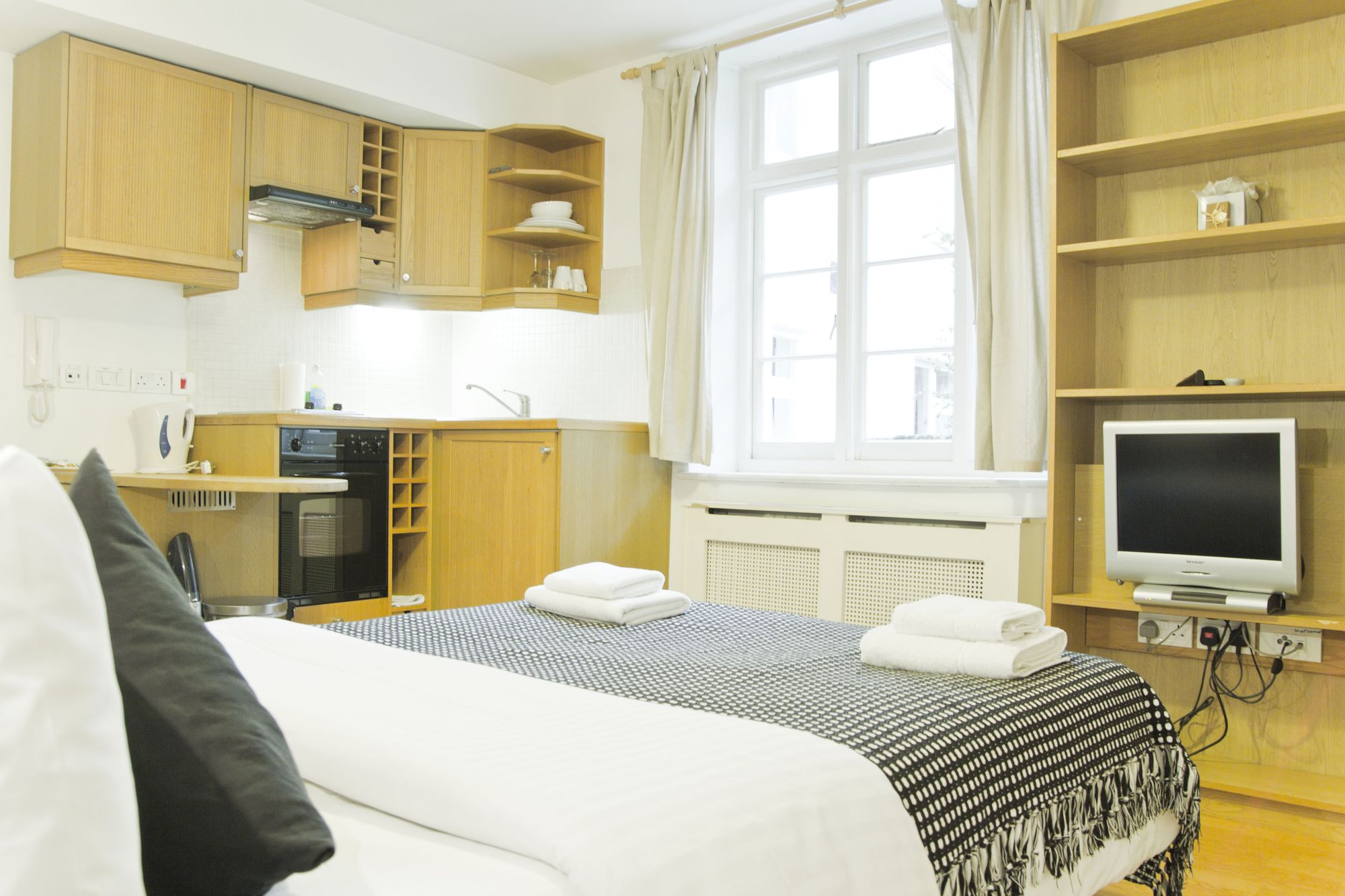 Studios 2 Let Serviced Apartments