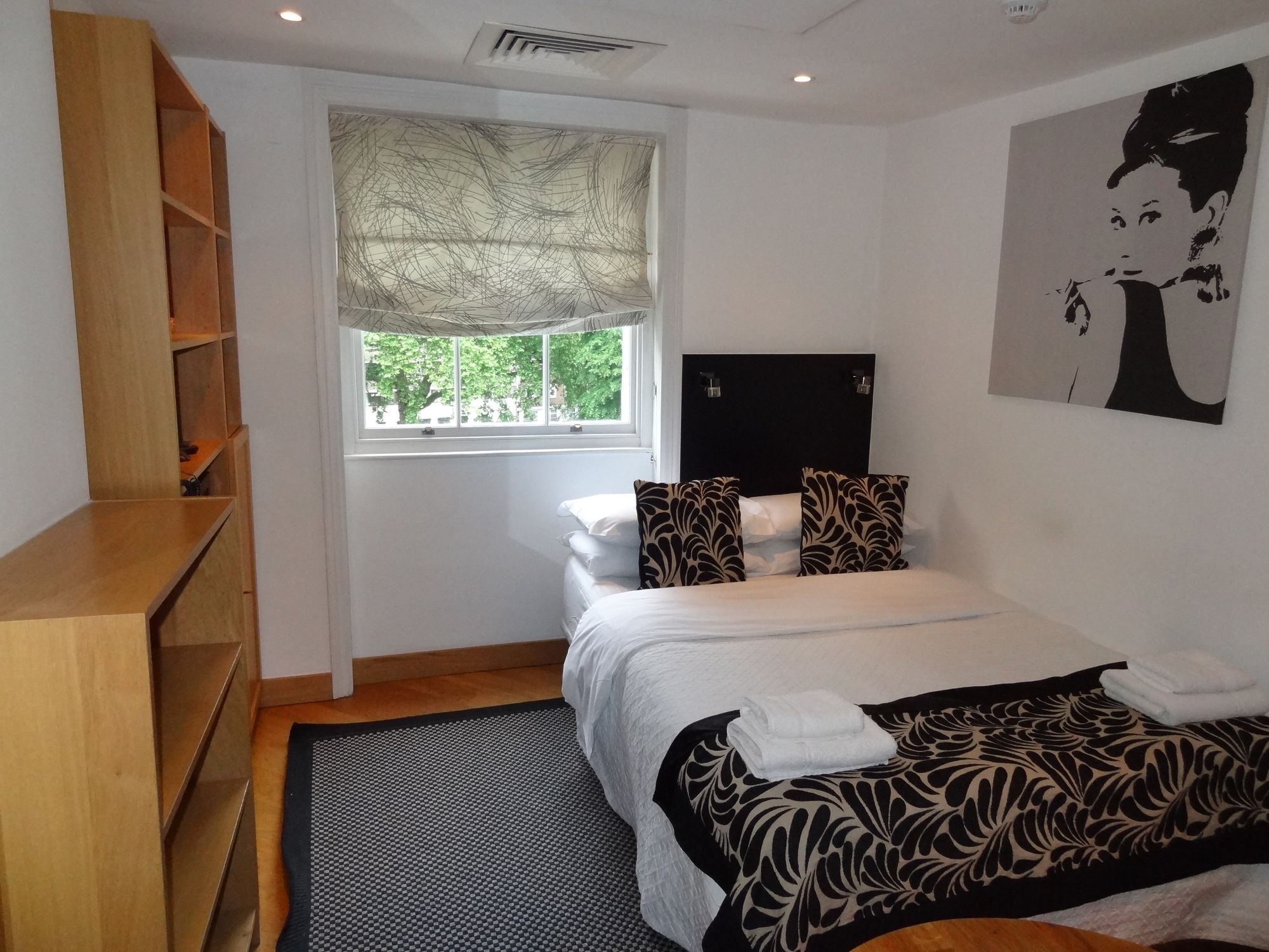Studios 2 Let Serviced Apartments