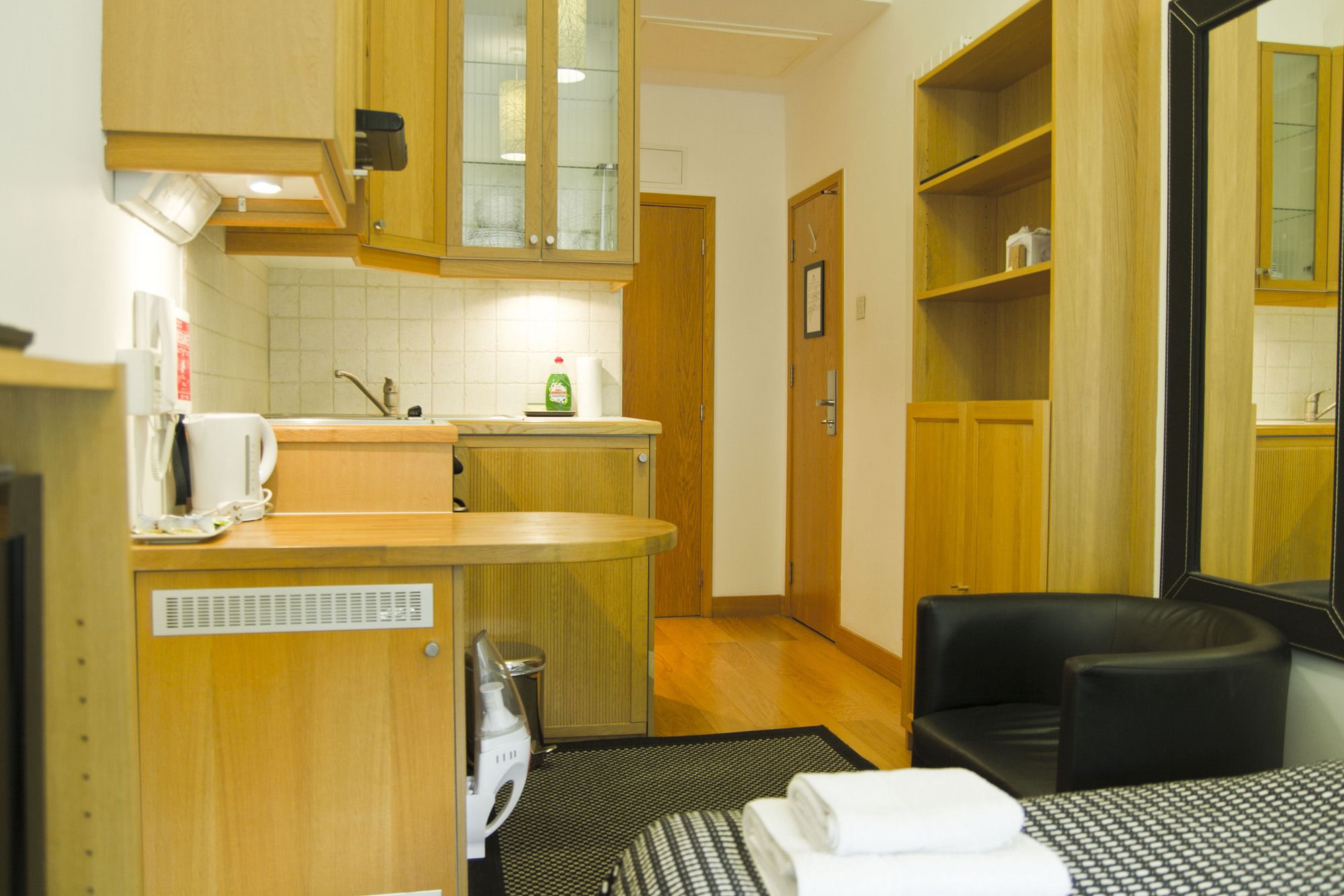Studios 2 Let Serviced Apartments