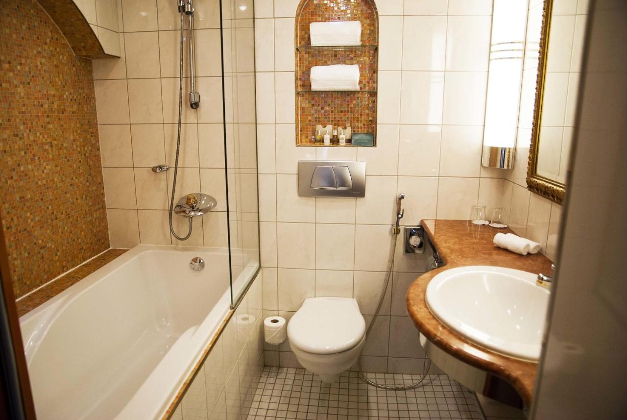 Sunborn London Hotel