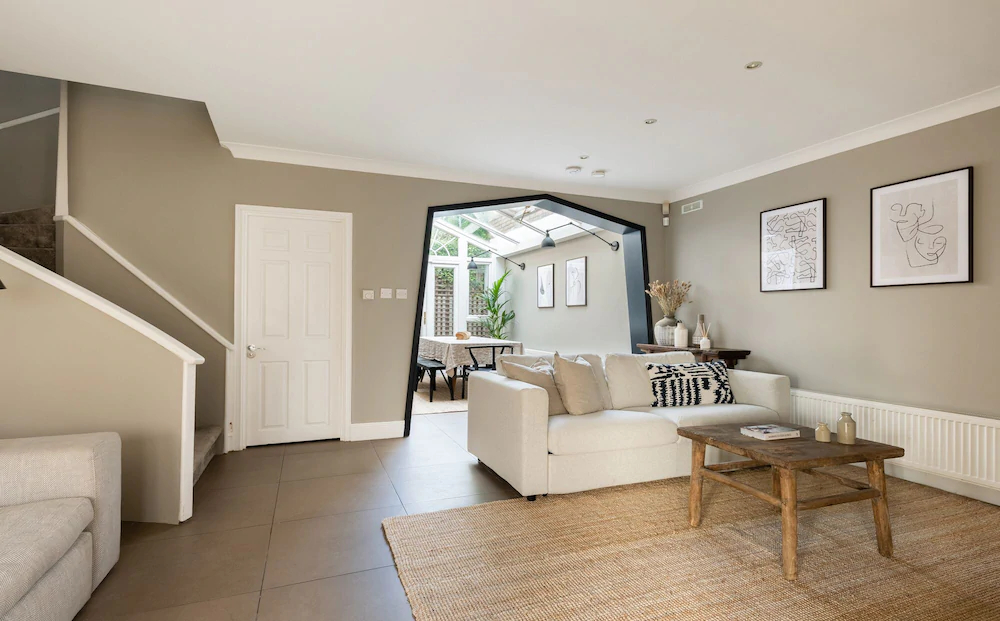 The Chelsea House by H House