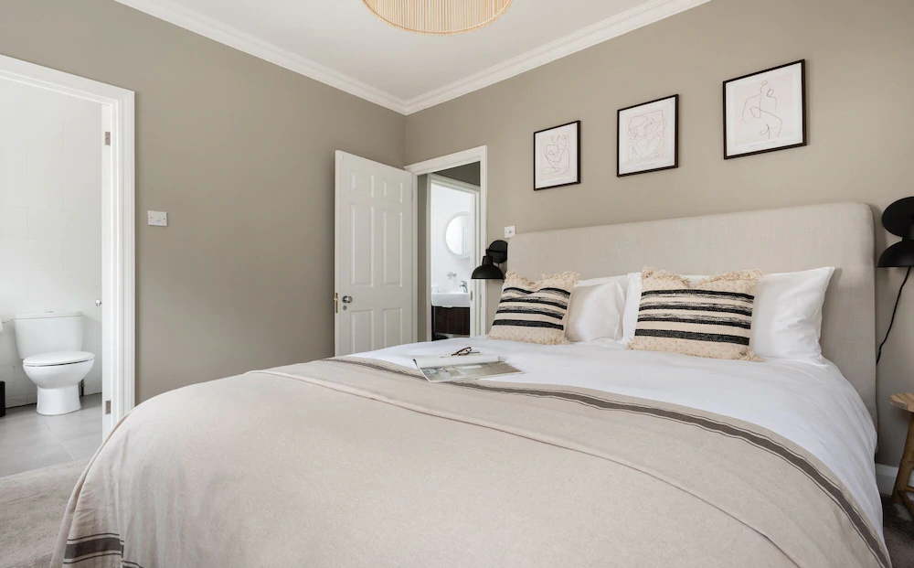 The Chelsea House by H House